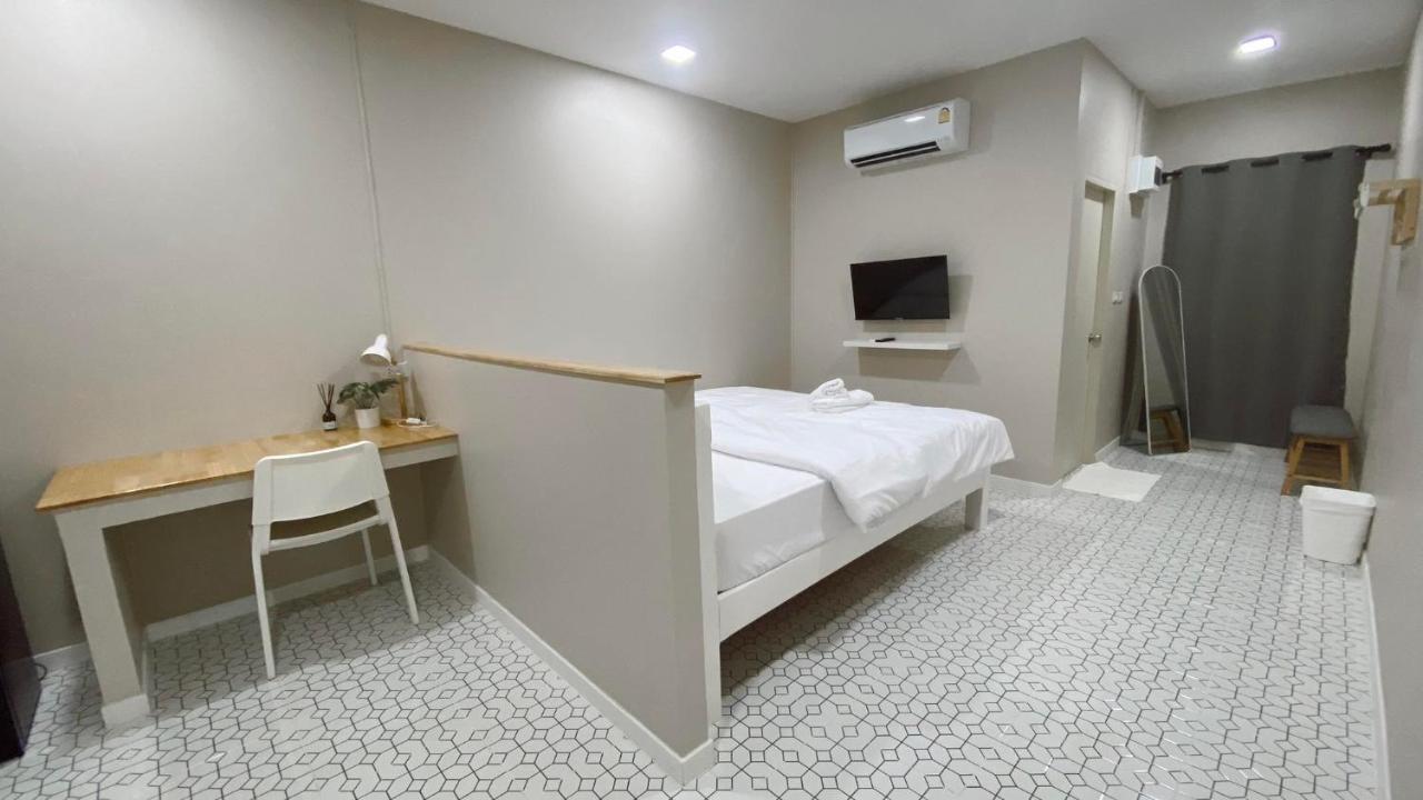 Bed and Breakfast Juni House Chumphon Exterior foto